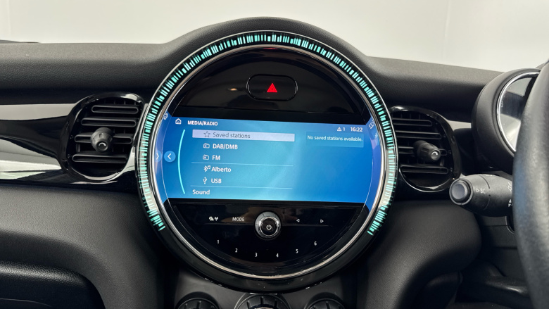 MINI Hatchback 1.5 Cooper Classic 5dr Petrol Hatchback